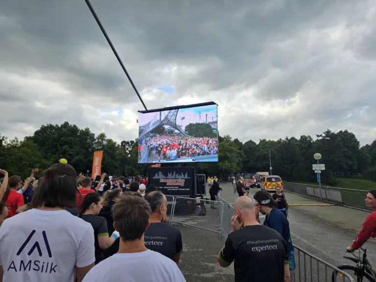 Eindruck aus dem Projekt: Der Code läuft - wir auch. Die BITS auf dem B2Run 2025 in München